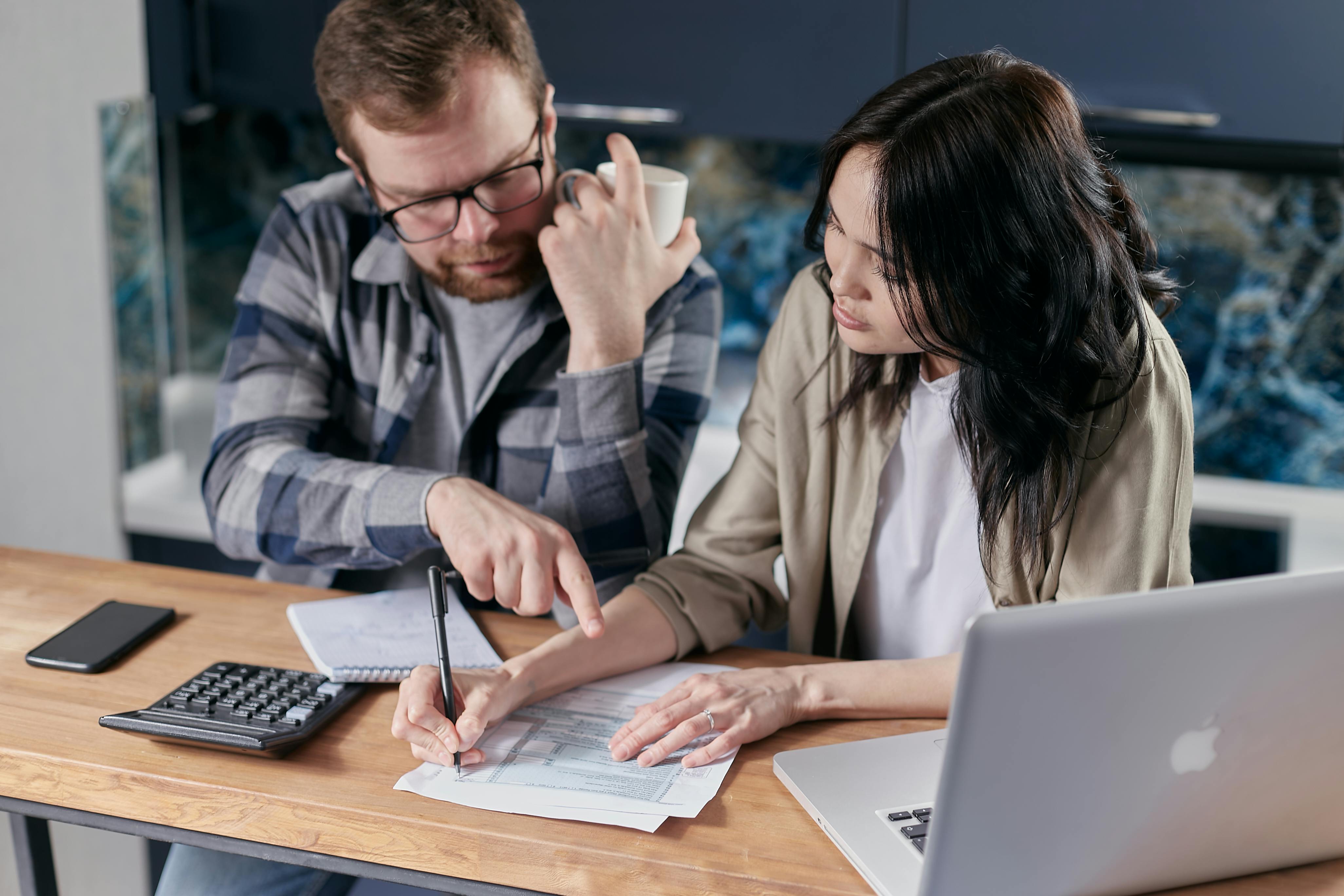 Personas trabajando juntas